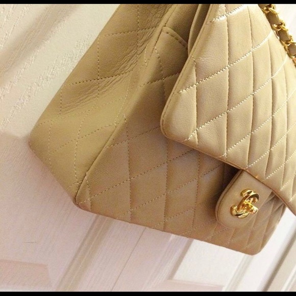 Chanel classic Flap Bag w GHW - Picture 2 of 8
